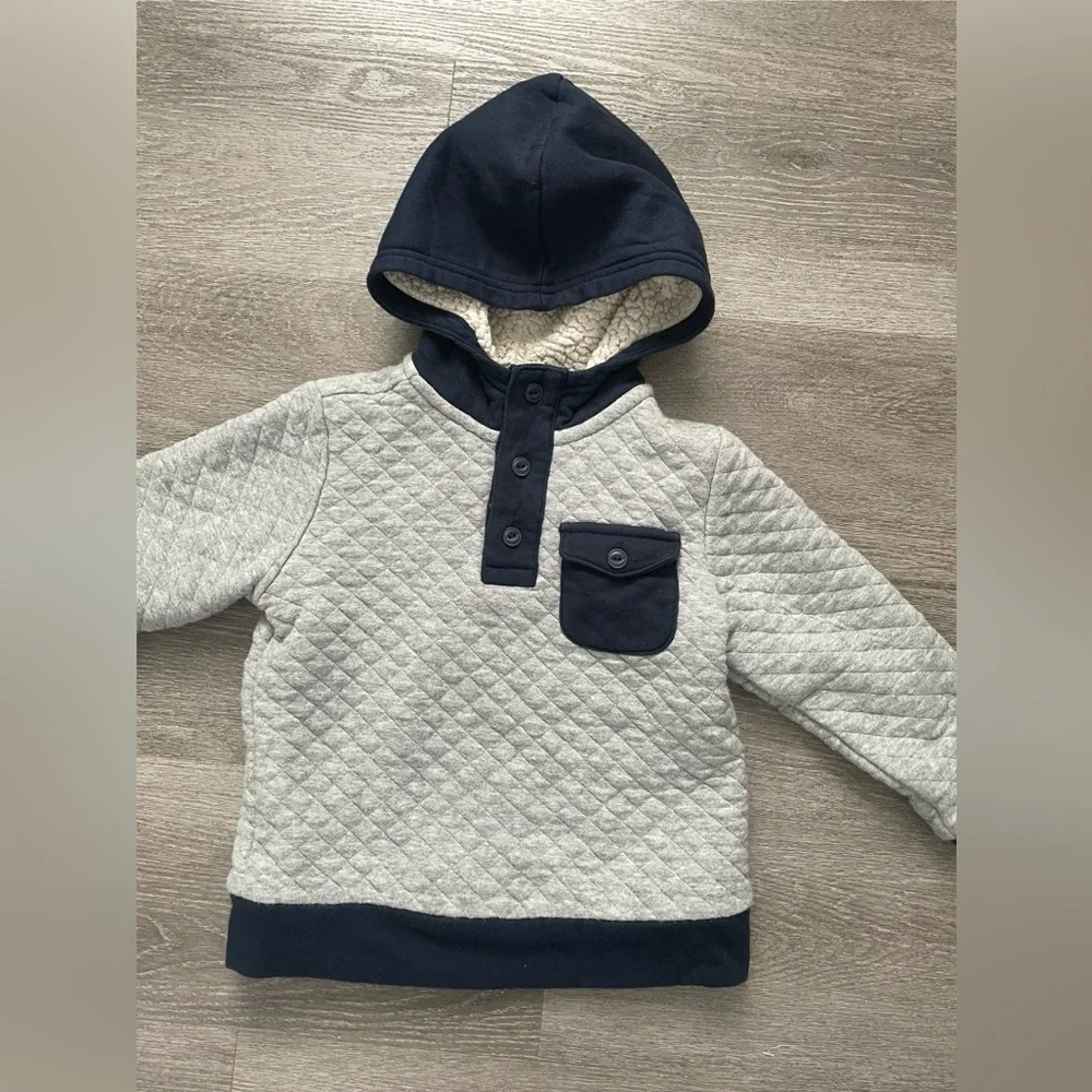 Old Navy Qulilted  Gray toddler Hoodie size XS (5)